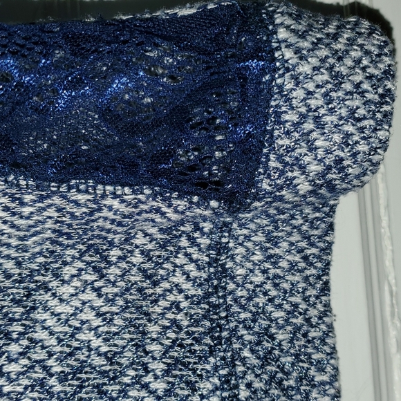 Lace cut-out sweater - Picture 3 of 3